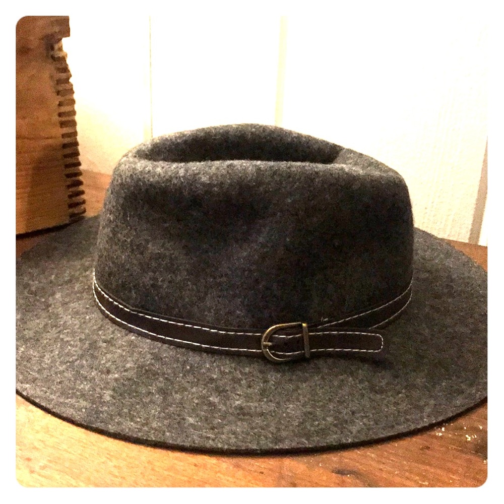 Steve Madden hat